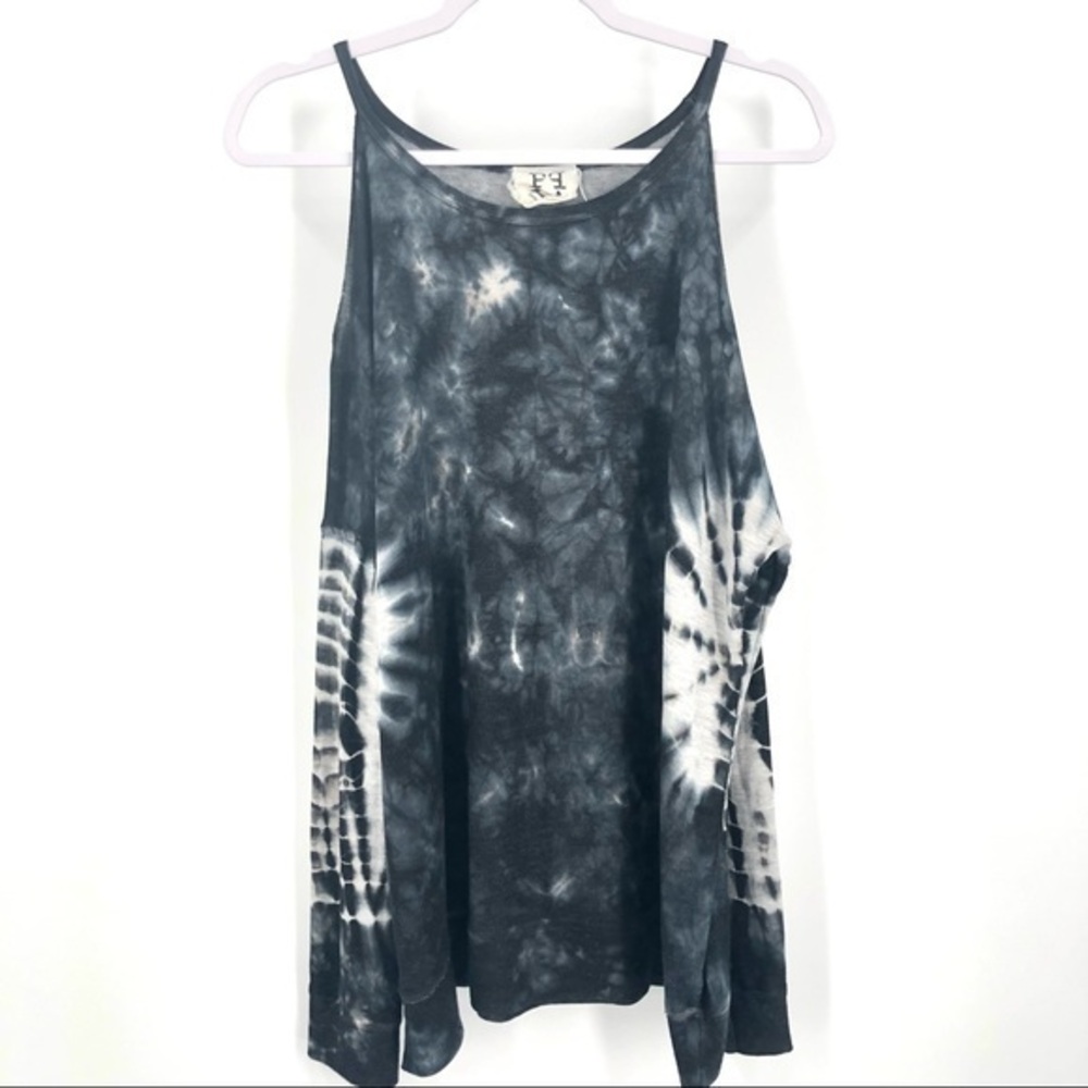 PPLA Size Large Petra Cold Shoulder Tie Dye Top